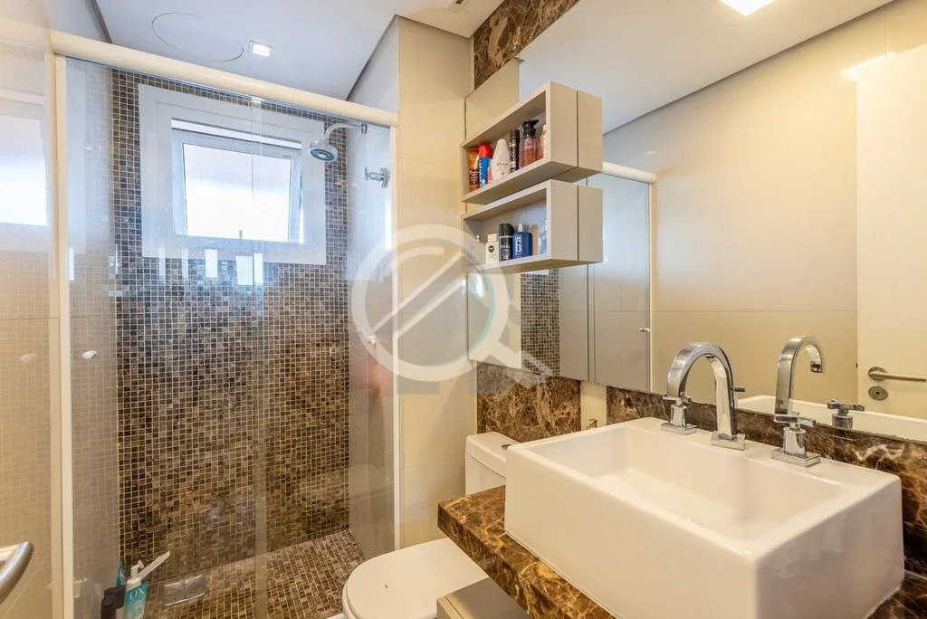 Imagem Ótimo apartamento em andar alto com linda vista perene do Rio Guaíba. Imóvel com 76,69 m2 de áre...