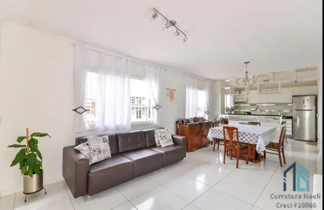 Imagem Casa a venda, 04 quartos c/suíte, 06 vagas, no São Lourenço em Curitiba PR
