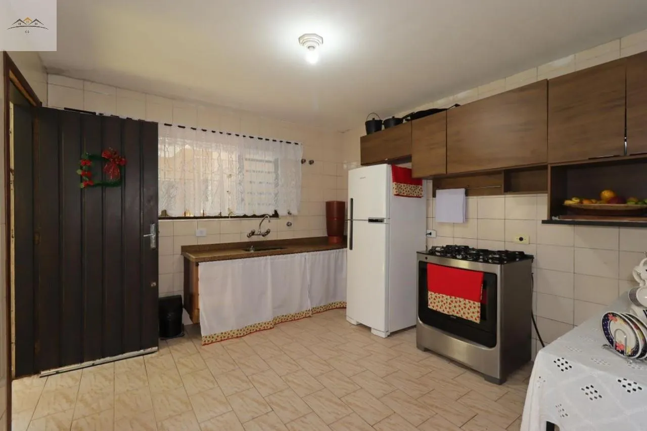 Imagem Sobrado à venda na V. Pires, Santo André 5 dorm. 2 suítes 5 vgs 280m²