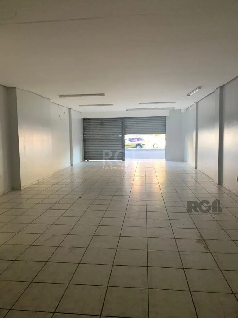 Imagem prédio comercial, com 03 andares, loja térrea, mais 04 salas.
