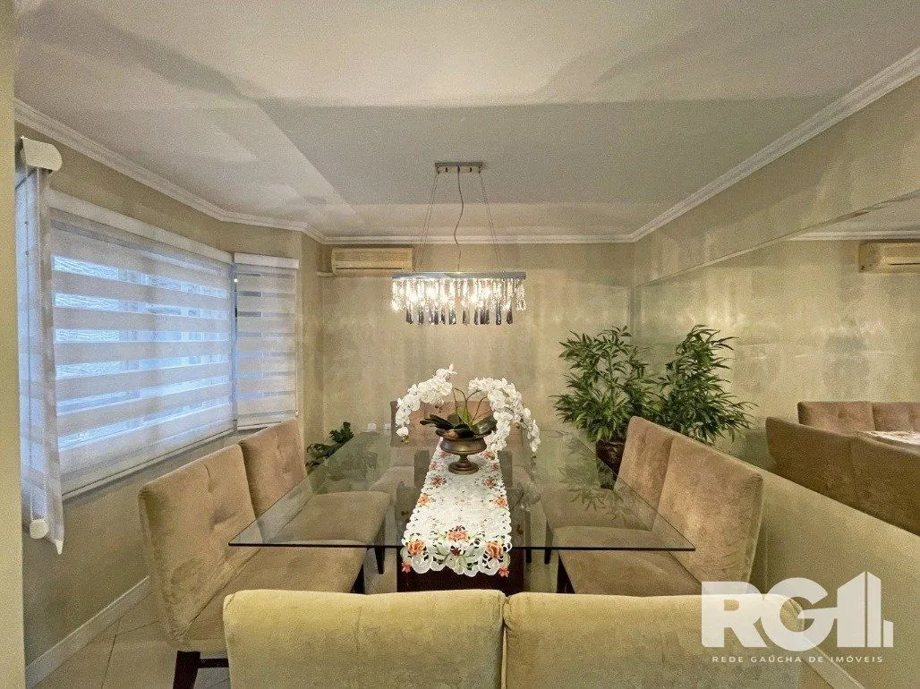 Imagem Casa em condomínio no Ecoville com amplo pátio