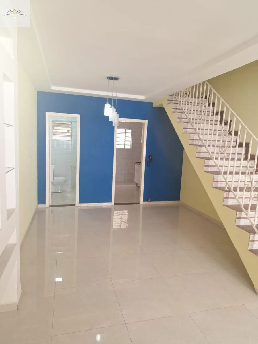 Foto do imóvel Sobrado em condomínio à venda na Vila Palmares, Santo André 2 dorm. 1 vg.