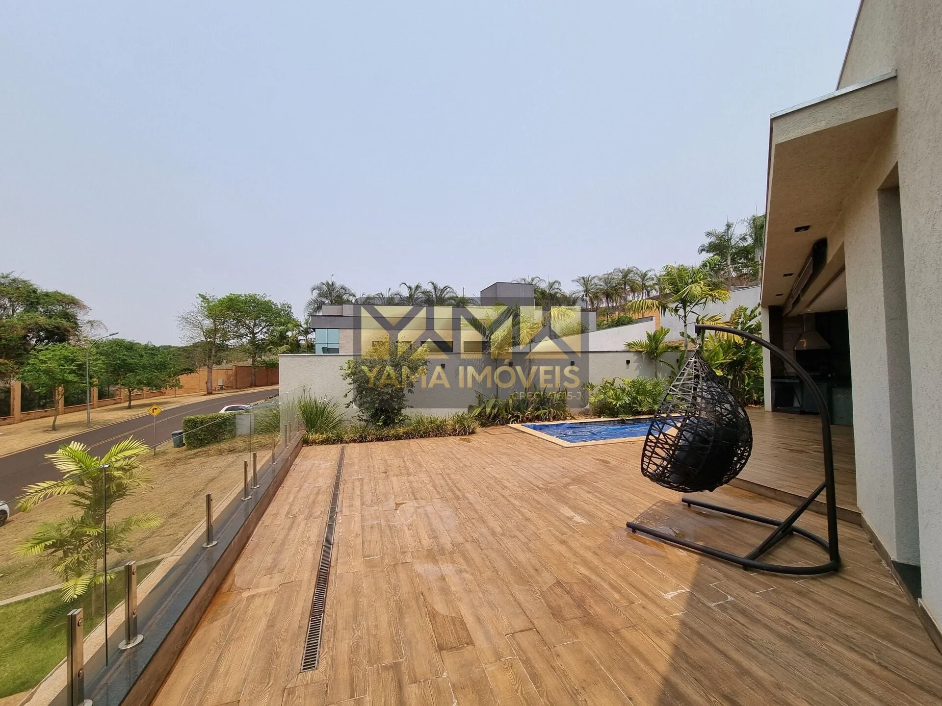 Imagem Alphaville 3 - Sobrado de Luxo 254m² | 4 Suítes, Piscina e Energia Solar em Condomínio Alphaville