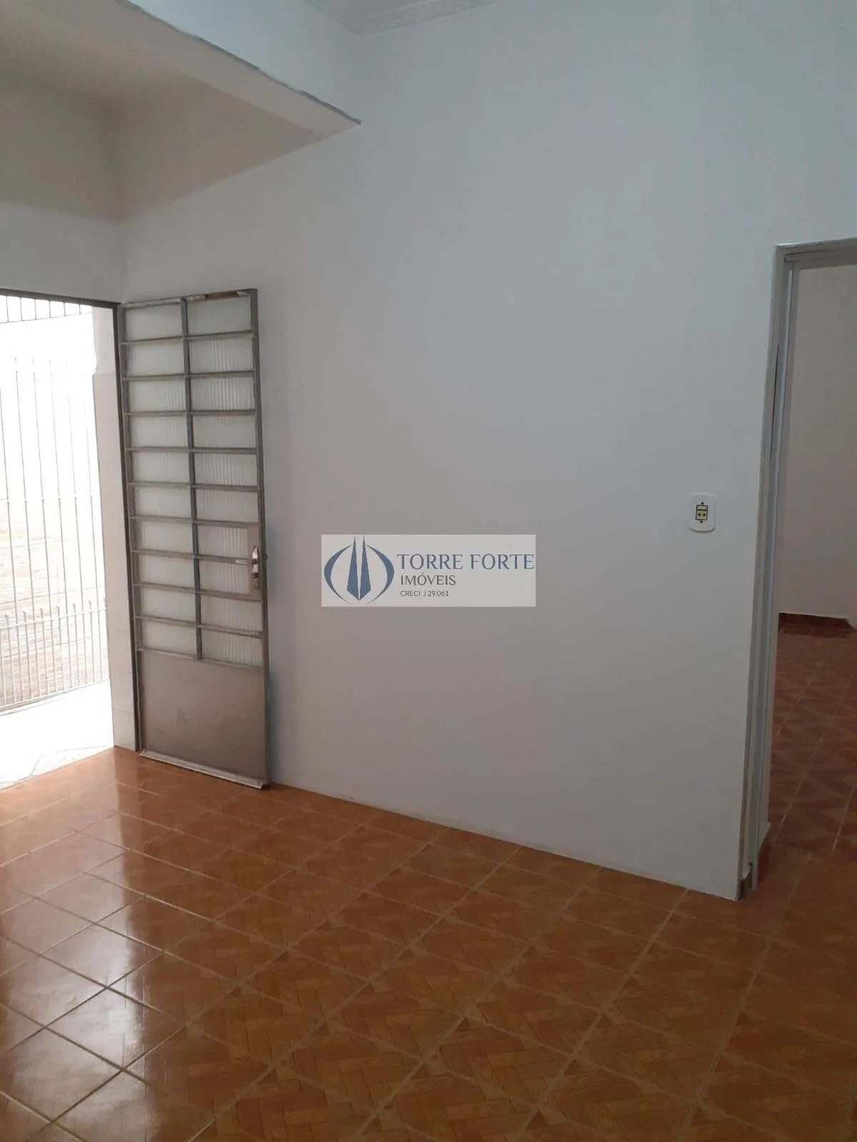 Imagem Casa Térrea, 180 m², 3 dormitórios sendo 2 suítes, Próximo AV ITINGUÇU