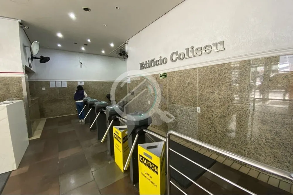 Imagem Oportunidade única de adquirir um conjunto comercial/sala em Porto Alegre, no coração do históri...