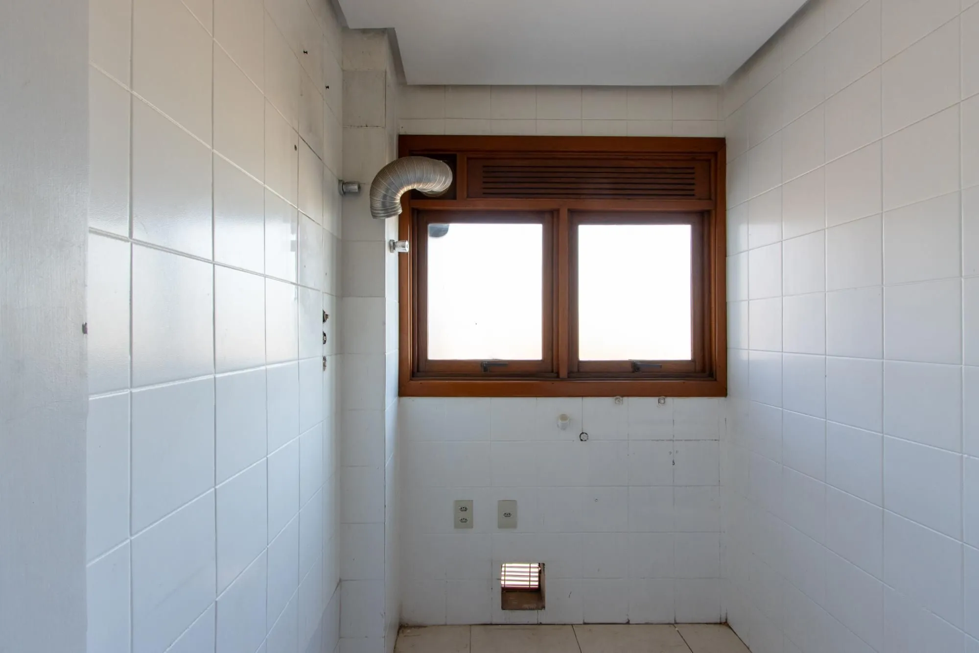 Imagem COBERTURA 2 QUARTOS, 2 VAGAS INDIVIDUAIS ESCRITURADAS, ELEVADOR - BAIRRO SANTO ANTONIO