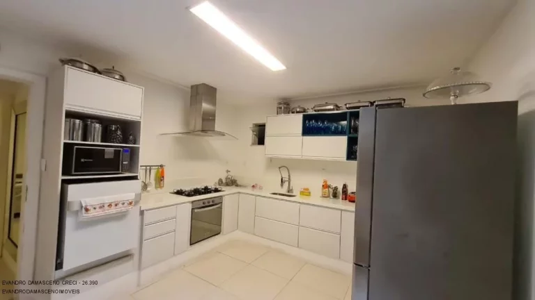 Imagem Casa alto padrão a venda em Busca Vida com 4 sites