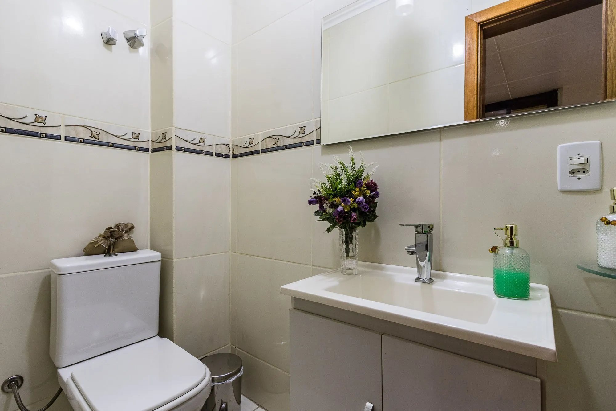 Imagem Apartamento de 3 dormitórios e 133m² à venda em Centro Histórico, Porto Alegre.