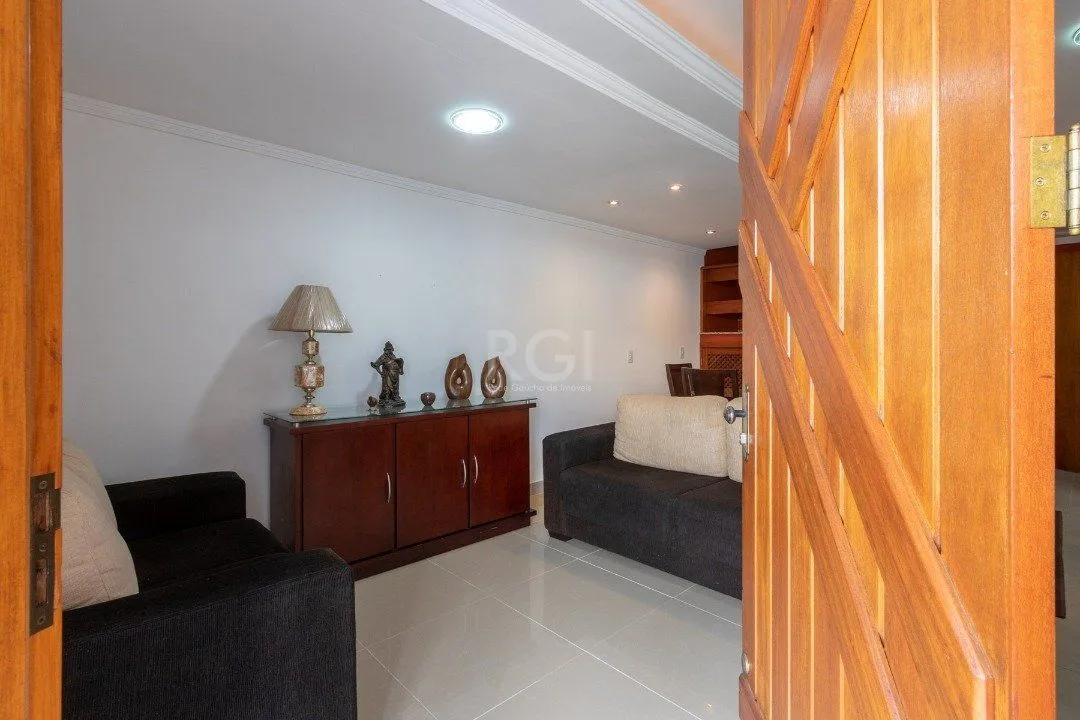 Imagem Casa para Venda - 247m², 3 dormitórios, sendo 1 suites, 4 vagas - Vila Nova