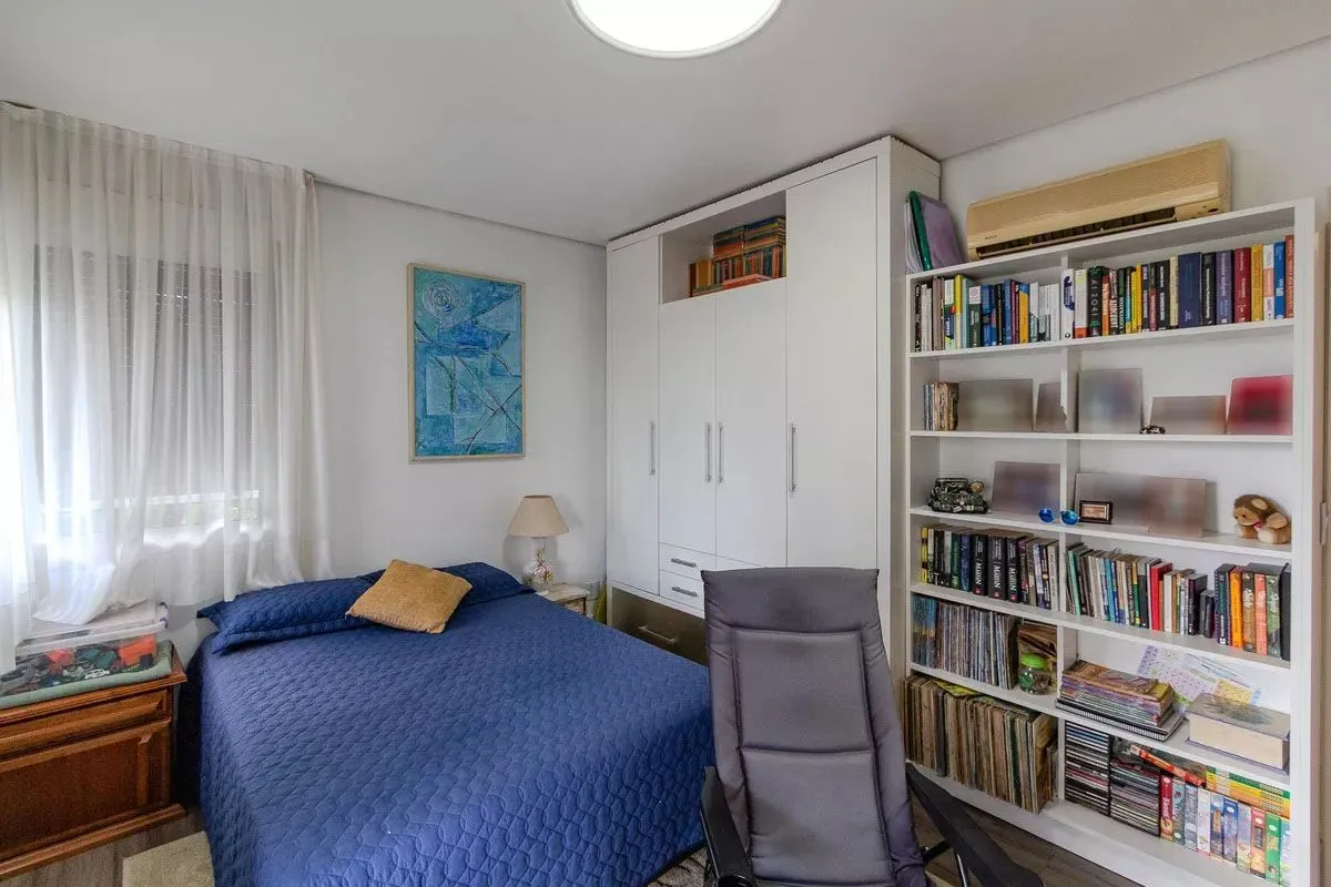 Imagem Apartamento com 3 dormitórios, 2 vagas e 231.61m² - Bairro Menino Deus