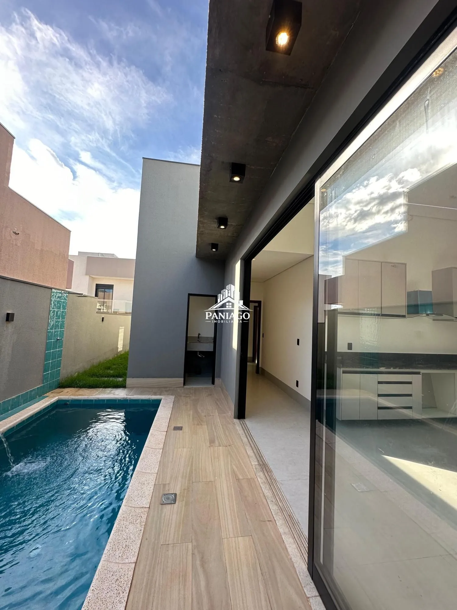 Imagem Casa Térrea para Locação no Primor das Torres 3 Quartos Suíte Master Piscina