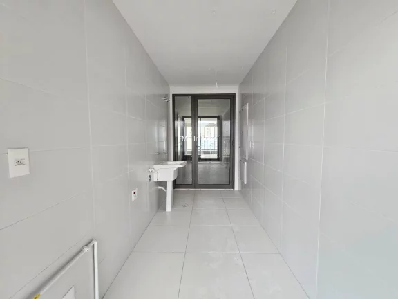 Imagem Apartamento de alto padrão com 4 Suítes no Campo Belo de 206m² e 3 Vagas de Garagem!