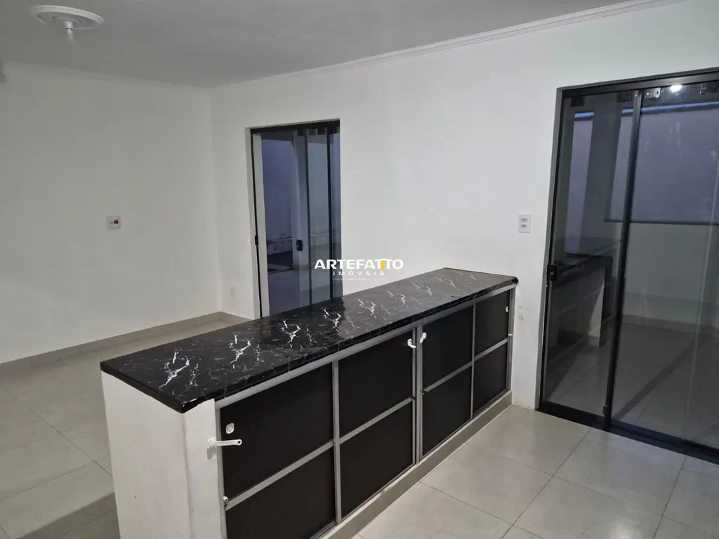 Imagem Sobrado Vila Santa Cruz, 3 dorm. sendo uma suíte com closet e sacada.