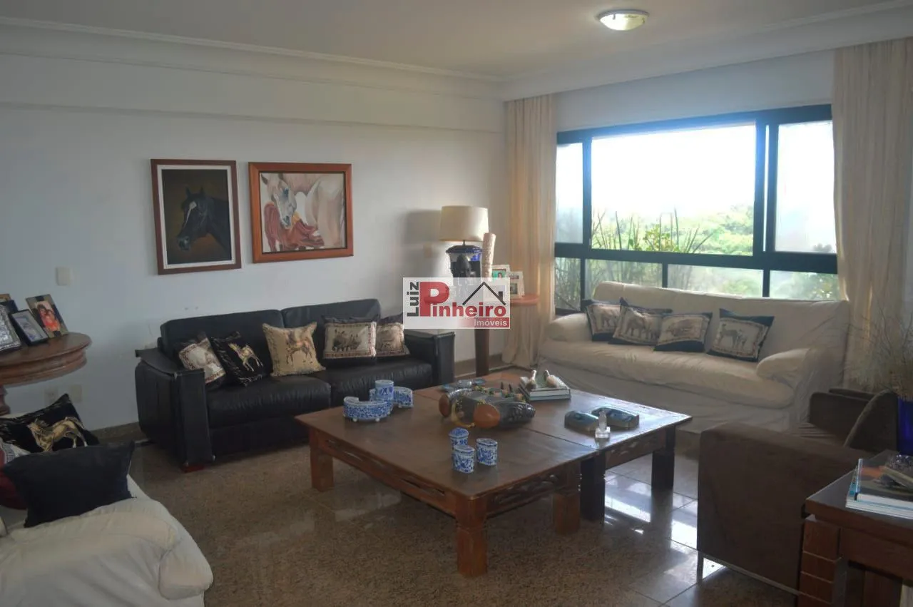 Imagem 4 Suites CIDADE JARDIM Apartamento com 210m2