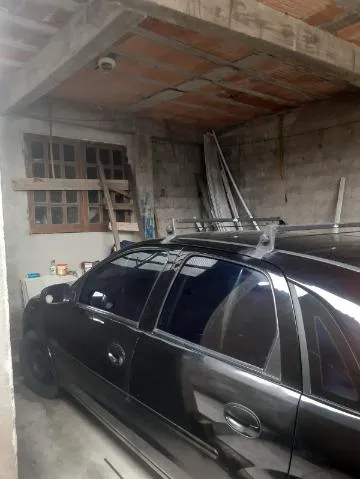 Imagem VENDA DE CASA NO JARDIM NICEA, EM ITAQUECETUBA/SP, OPORTUNIDADE 110m² com 2 quartos, sala de estar, varanda e garagem coberta. CONSULTE-NOS.