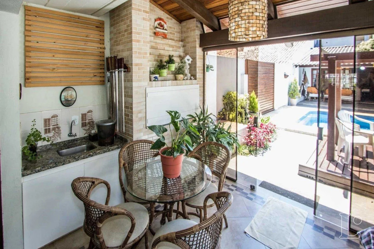 Imagem Casa para Venda - 238.68m², 4 dormitórios, sendo 1 suites, 4 vagas - Ipanema