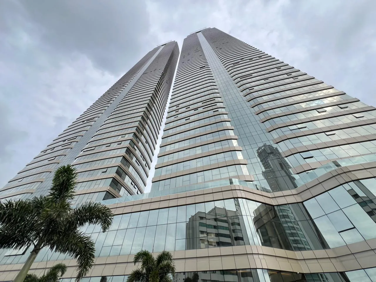 Foto do imóvel Apartamento com vista para o mar à venda com 265m2 por R$ 8.500.000,00