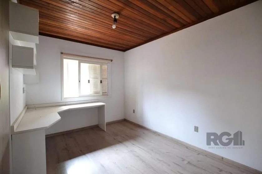 Imagem Casa de 200m² - 4 dormitórios, 4 vagas no bairro Espírito Santo