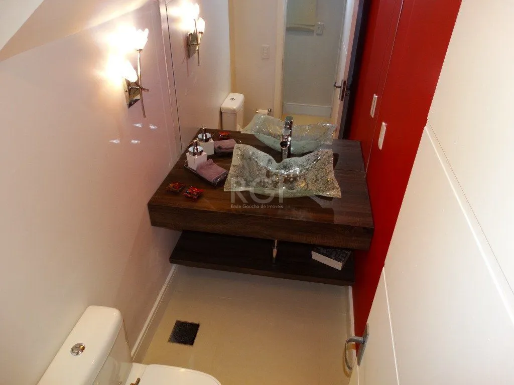 Imagem Casa para Venda - 244m², 3 dormitórios, sendo 1 suites, 2 vagas - Santa Tereza