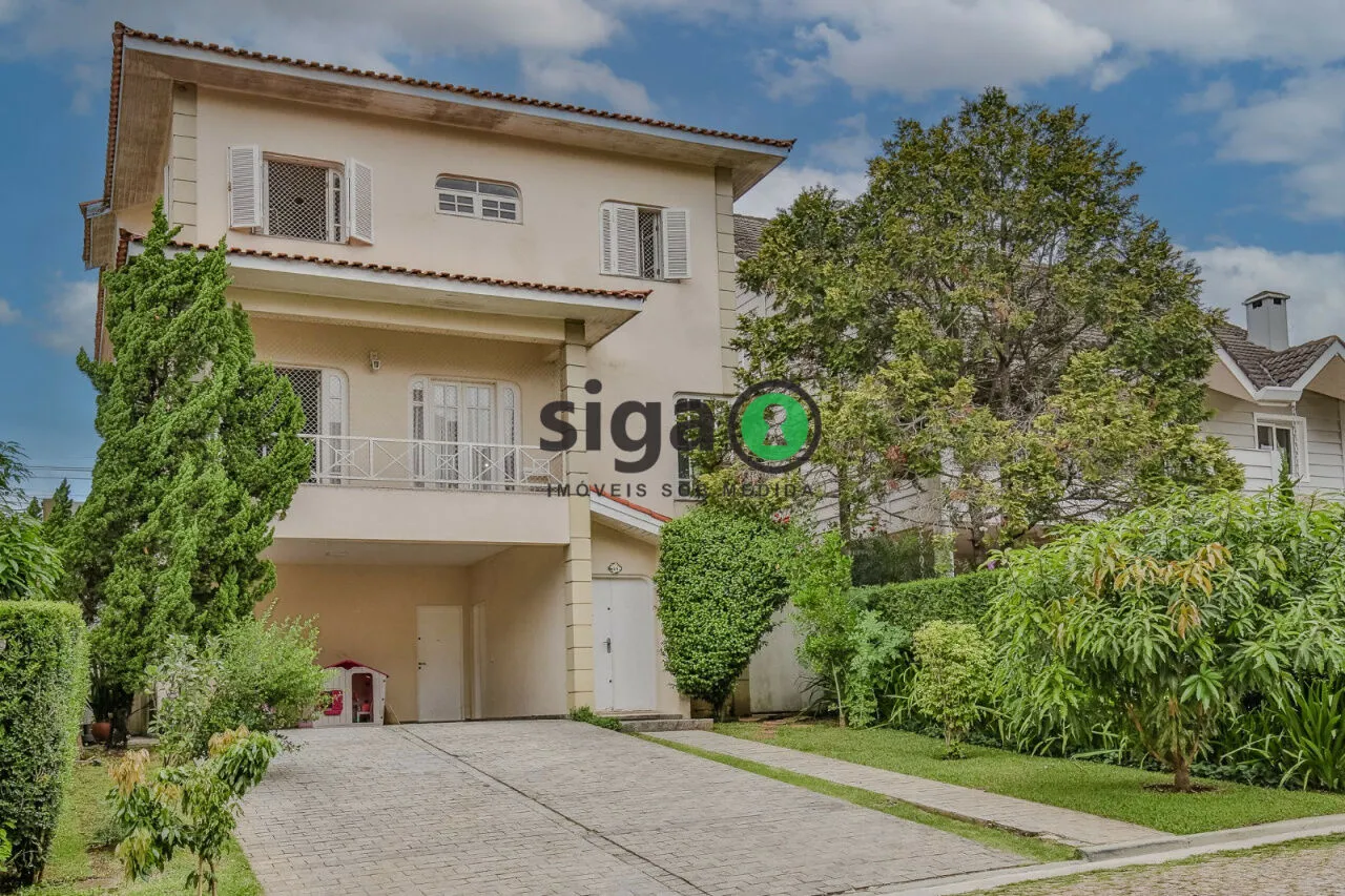 Imagem Casa sofisticada com 5 quartos, piscina privativa e sótão versátil!