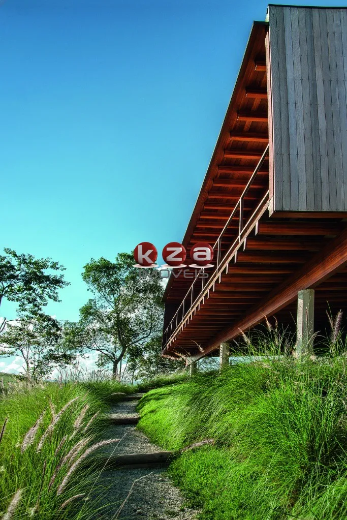 Imagem Linda casa de luxo à venda em Santo Antônio do Pinhal-SP, Condomínio Residencial Ecológico Parque da Mantiqueira: 6 quartos, 6 suítes, 3 salas, 8 banheiros, 10 vagas de garagem, 731m². Venha conferir!