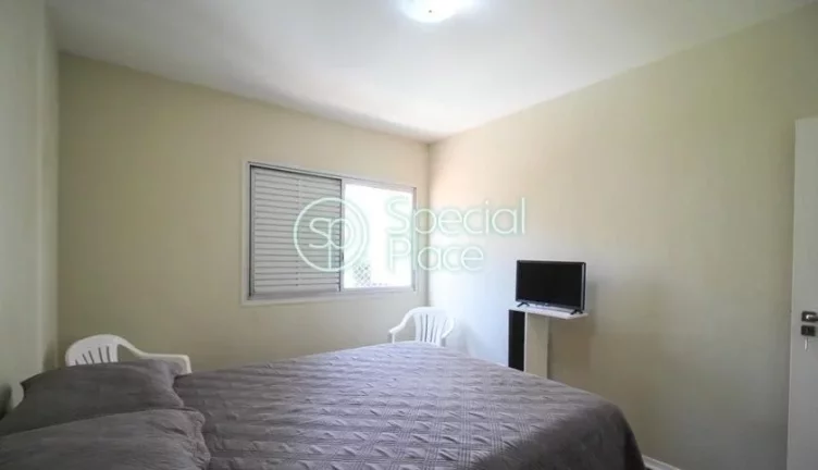 Imagem Excelente apartamento com cômodos amplos, arejados e claros. Localização excelente muito próximo...