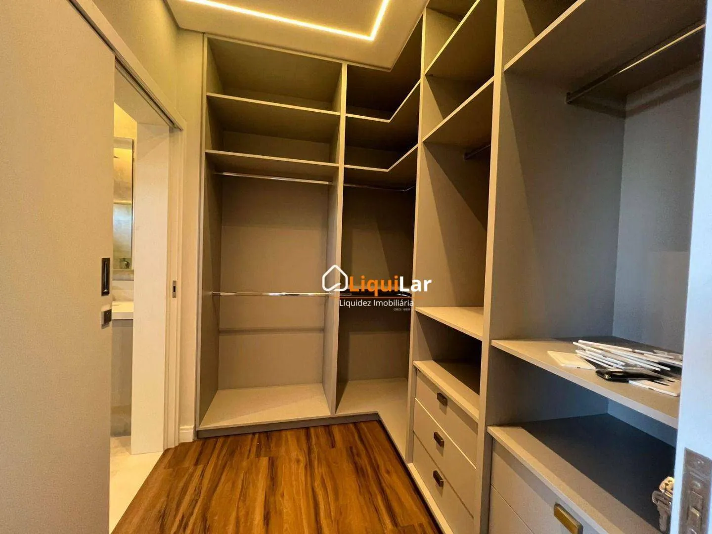 Imagem Casa Térrea de Alto Padrão com 3 Suítes, Espaço Gourmet e Piscina Aquecida