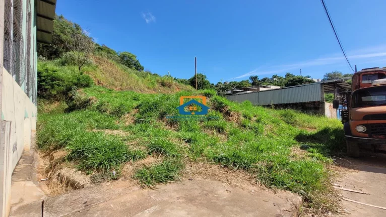 Imagem Lote de Avenida com 368m² a venda no bairro Recanto.