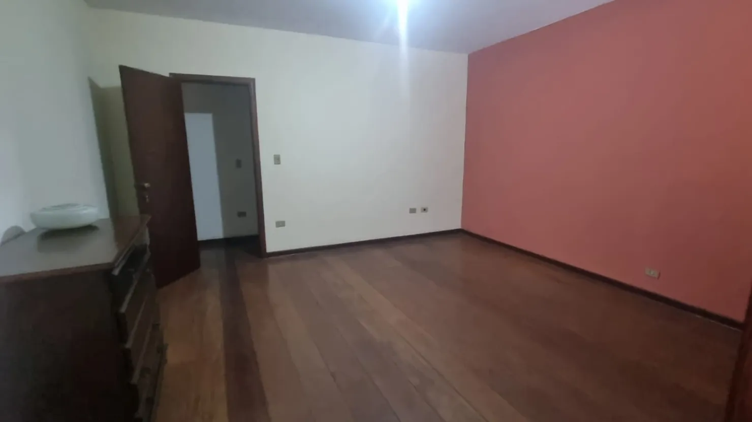 Imagem Sobrado à venda - 4 dormitórios (1 Suite)
