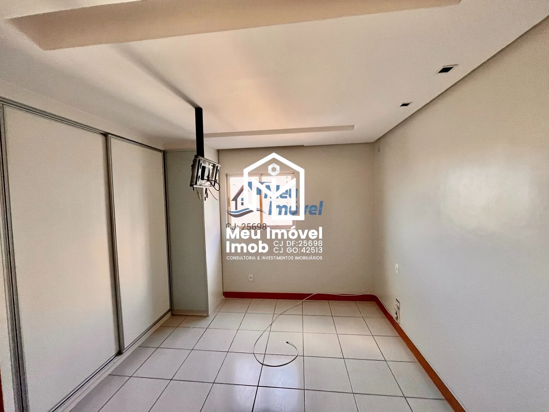 Imagem Rua 21 Ed. Le Grand Valle 3 Quartos 1 Suíte 1 Vaga 119m² Reformado Armários FGTS