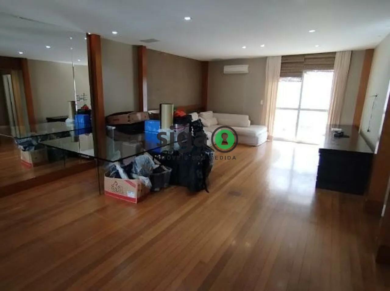 Imagem Apto para locação no bairro Cerqueira Cesar, com 2 suites, 2 vagas, para locação. SEMI MOBILIADO