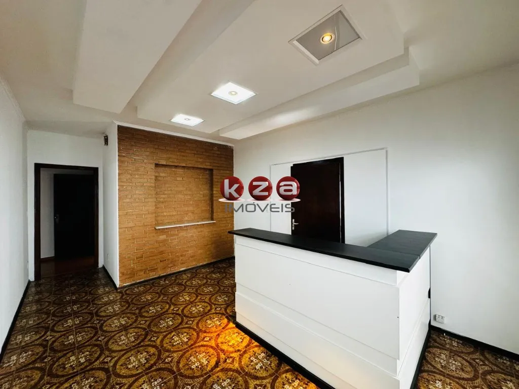 Imagem Imperdível oportunidade: Casa comercial de 3 quartos, 1 suíte, 3 salas, 3 banheiros e 2 vagas em Vinhedo-SP, Centro.