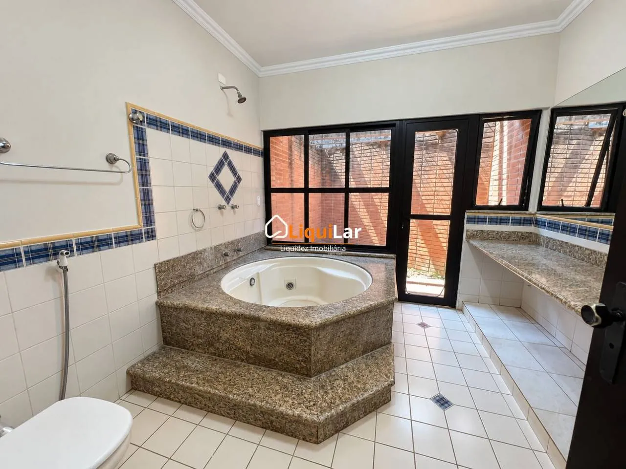 Imagem Casa térrea com 4 suítes no Condomínio Jardim das Paineiras