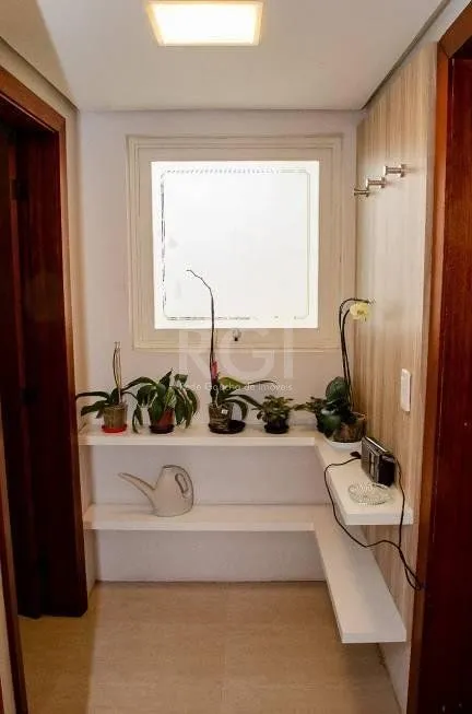 Imagem Casa com 5 dormitórios, 550 m² no Bairro Vila Jardim - Porto Alegre/RS