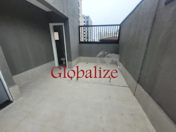 Imagem TRIPLEX COM 02 DORMITÍRIOS SENDO 02 SUÍTES, R$750.000,00, DENTRO DE UM VILLAGIO BEM FAMILIAR, ÓTIMA LOCALIZAÇÃO, AMPLA SALA E POSSUI UM SOLÁRIO