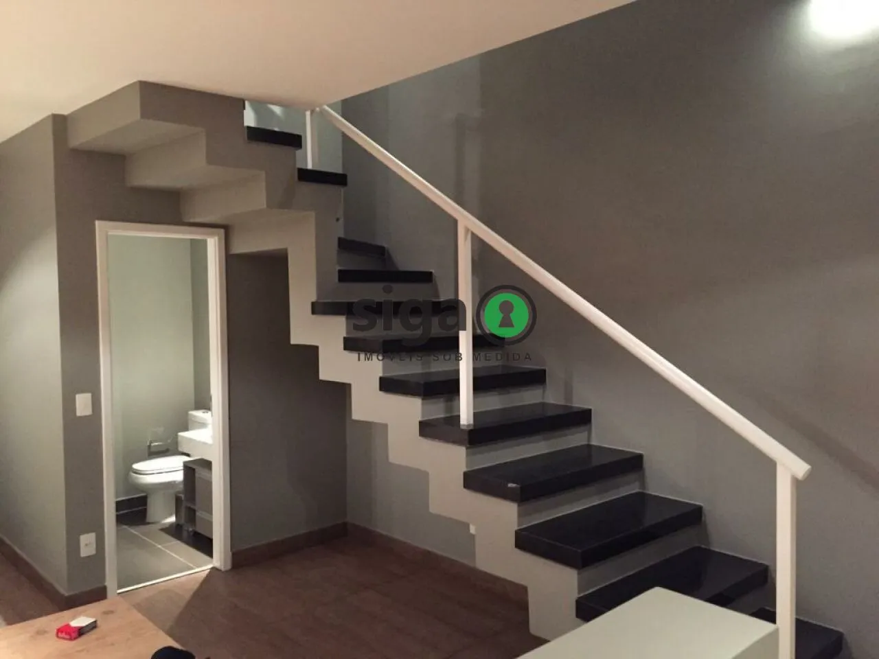 Imagem Duplex equipado e decorado com 89m2, 1 suite, lavabo, cozinha planejada, lavanderia e 1 vaga garagem