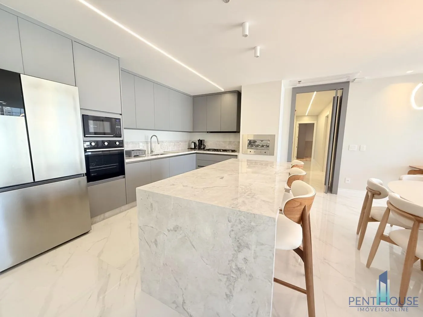 Imagem Apartamento Zona Central para Venda em Balneário Camboriú, CENTRO, 3 dormitórios, 3 suítes, 4 banheiros, 2 vagas