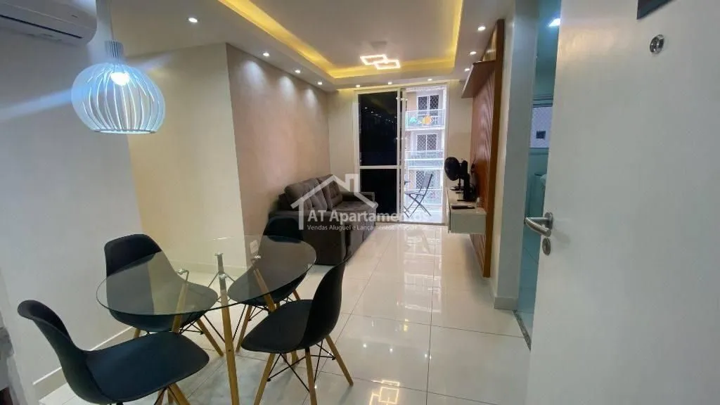 Imagem Apartamento 2 quartos em Todos os Santos, Rio de Janeiro, com varanda e vista para piscina