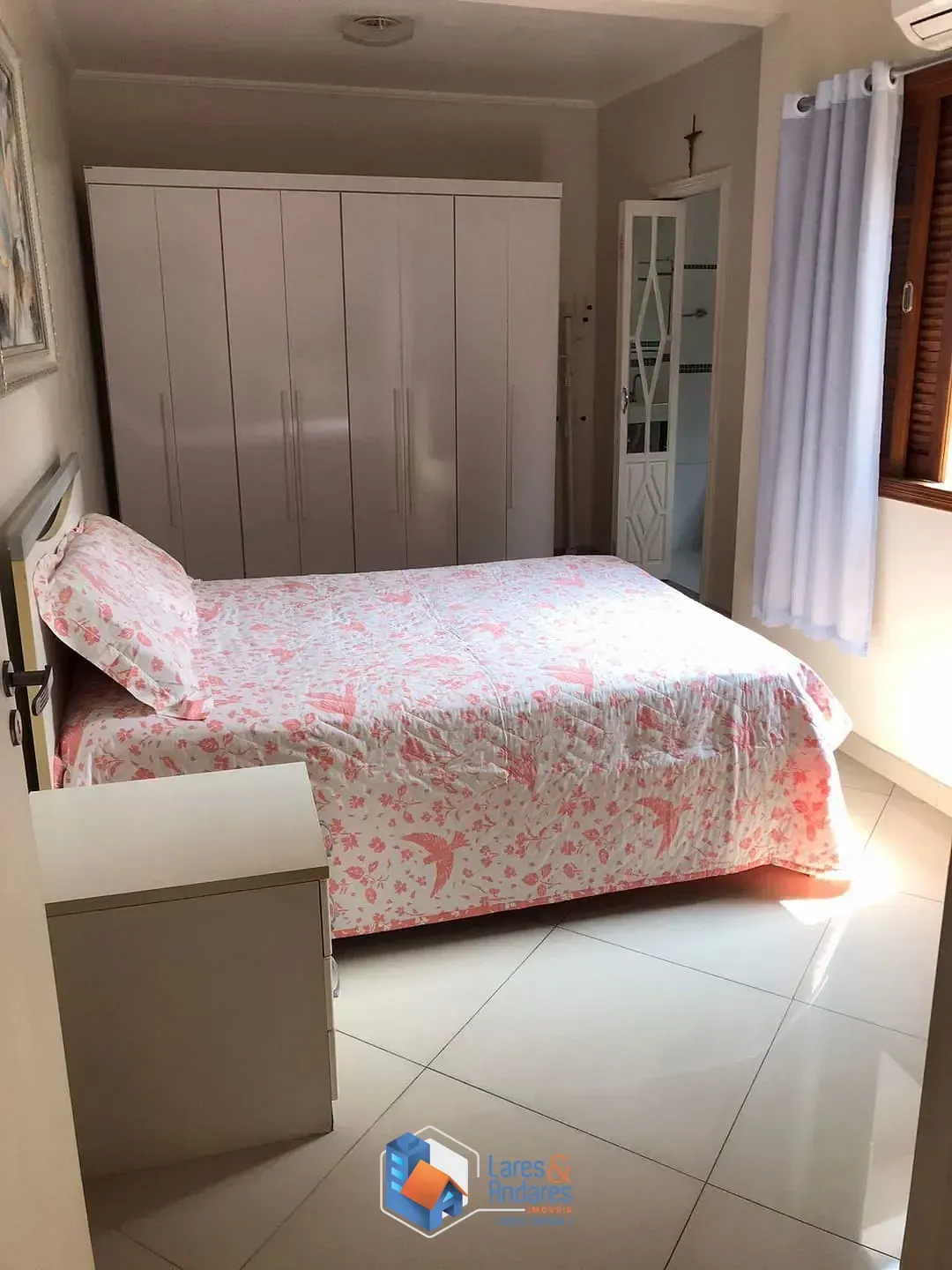 Imagem Sobrado à venda com 4 quartos, sendo 3 suítes, e 5 banheiros com 163m² localizado na Rua Curupaiti (Zona Norte)