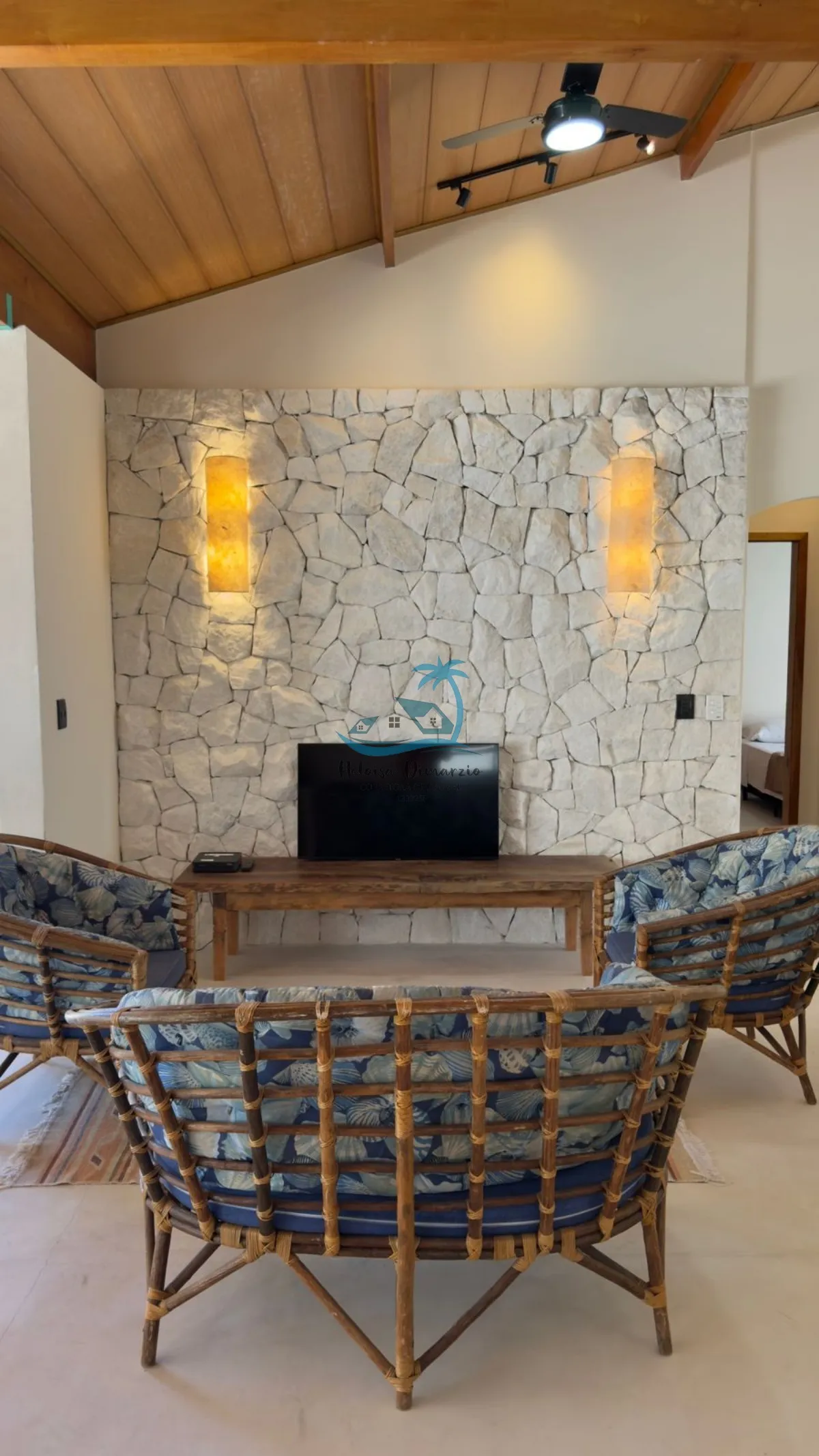 Imagem Casa térrea a venda no melhor bairro de Ubatuba, Barra da Lagoa, próximo à rua Guarani.