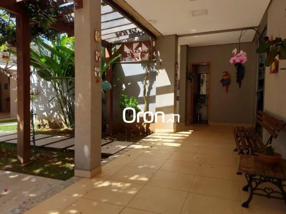 Imagem Sobrado com 4 dormitórios à venda, 390 m² por R$ 2.000.000,00 - Setor Jaó - Goiânia/GO