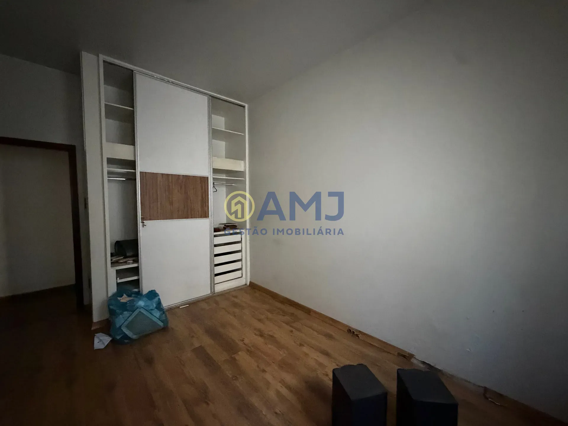 Imagem CASA À VENDA | AVENIDA COMERCIAL | SETOR OESTE / SETOR COIMBRA | GOIÂNIA