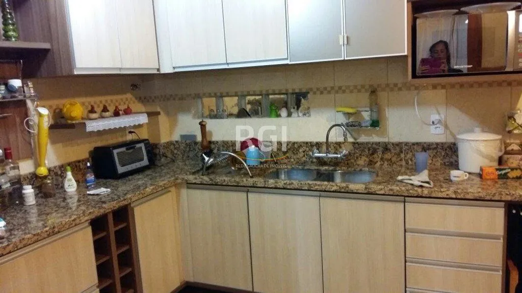 Imagem Sobrado para Venda - 245m², 4 dormitórios, sendo 1 suites, 3 vagas - Jardim Itu