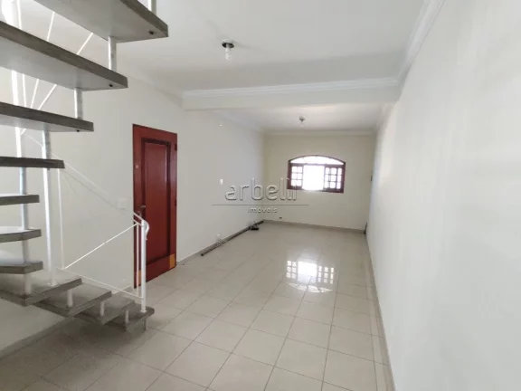 Imagem Sobrado em excelente estado de conservação! - 4 dormitórios sendo uma suíte master com Hidromass...