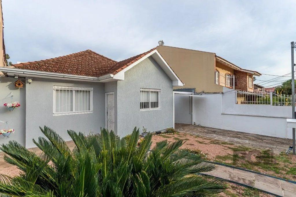 Imagem Casa no Jardim do Salso de 3 dormitórios pátio e piscina