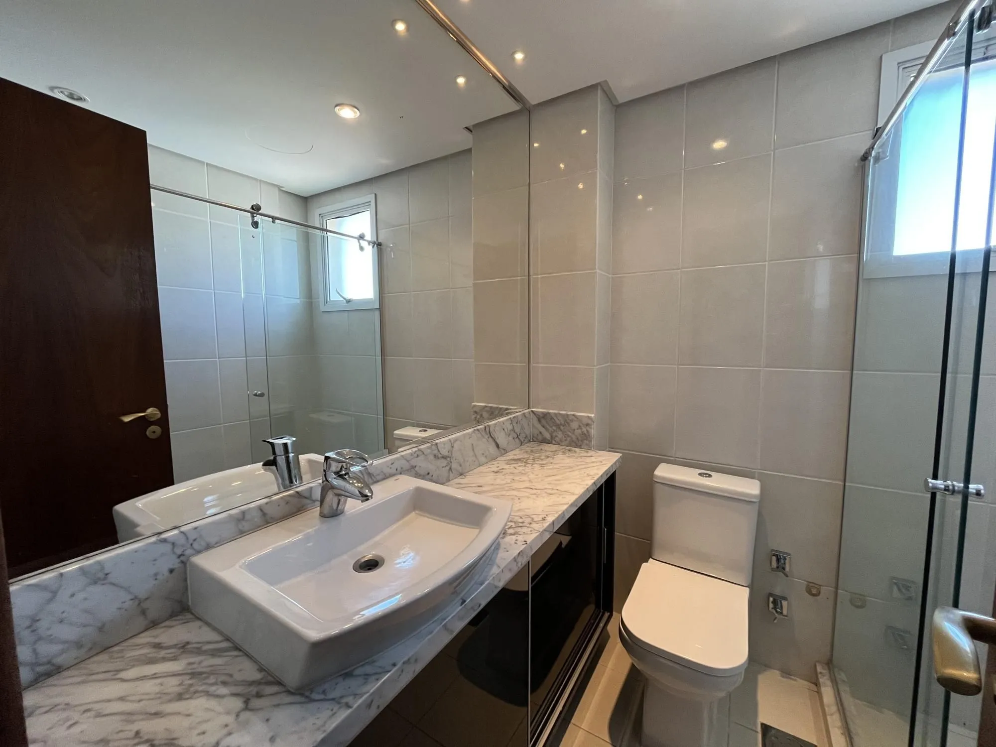Imagem Apartamento de 3 quartos, suíte e 2 vagas de garagem no bairro Higienópolis POA
