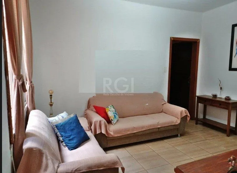 Imagem Apartamento no Menino Deus de 2 dormitórios e dependência térreo com pátio