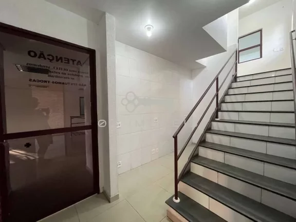 Imagem Vende-se imóvel , prédio comercial, já alugado para renda