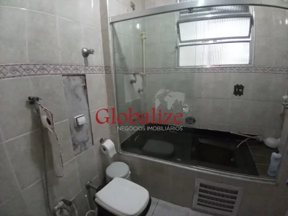 Imagem Apartamento à venda com 176m², 3 quartos, 1 suíte, 2 vagas no Gonzaga em Santos por R$799.000,00