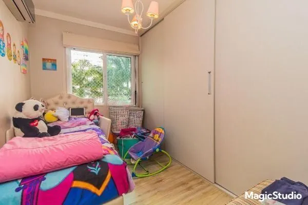 Imagem Vende apartamento no Bairro Passo da Areia - Porto Alegre